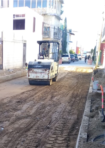 COMPACTACION DEL TERRENO NATURAL CON EQUIPO MECANICO EN EL AREA DE DESPLANTE DE LOS TERRAPLENES, AL 95 % DE SU PVSM, INCLUYE: MATERIAL, MANO DE OBRA, HERRAMIENTA Y EQUIPO NECESARIO.