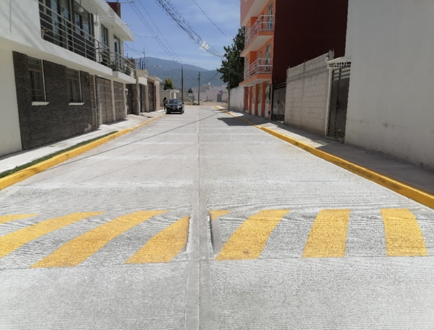 SUMINISTRO Y APLICACIÓN DE PINTURA AMARILLO TRÁFICO PESADO EN GUARNICIONES CON UN DESARROLLO DE 30 CM., INCLUYE: MATERIAL, MANO DE OBRA, HERRAMIENTA Y EQUIPO NECESARIO.