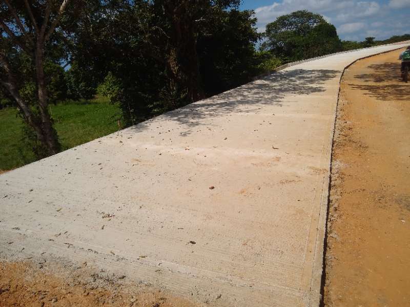 Pavimento de concreto hidráulico de 15 cms de espesor. Concreto premezclado